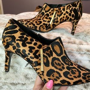 Cheetah Calvin Klein heel